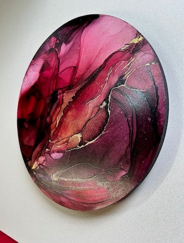 Modern art in a stylish design. Room decoration for women in attractive, rich dusk and dawn red sky colours and sun-kissed gold.
Striking artwork for your home.
